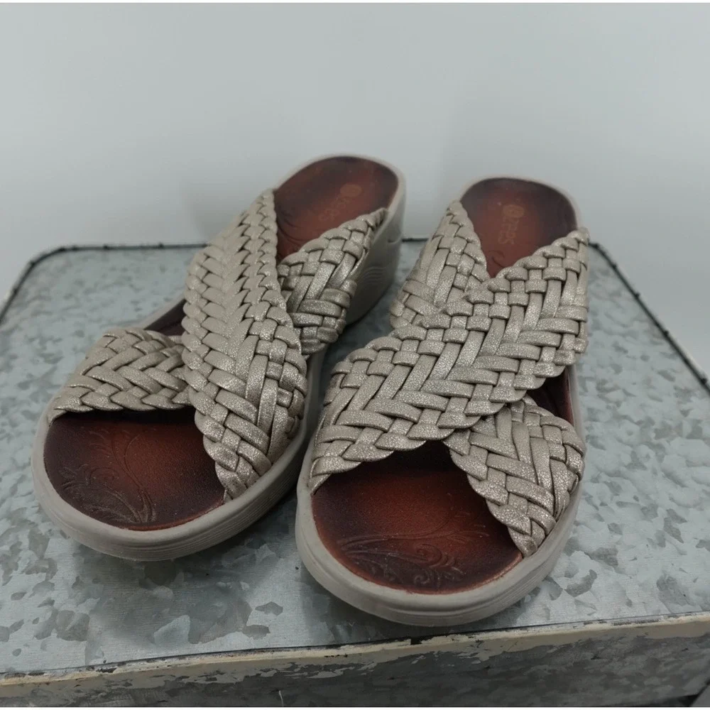 Bzees Womens Metallic Champagne Woven Wedge Sandals Cross Strap Slide Shoes 10in